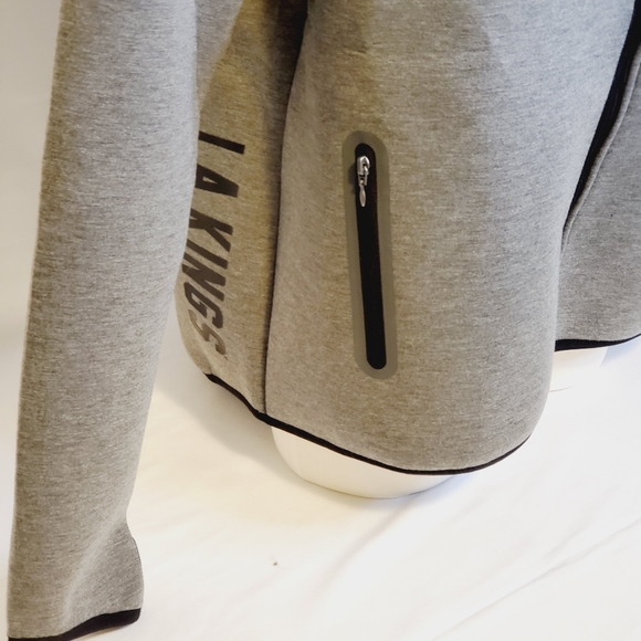 NHL LA Kings Women's Drop Kick Jacket - Picture 5 of 15